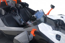 Ermax-design a réalisé un Saute-vent pour KTM X-Bow RR en PMMA 3mm gris.