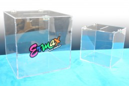 Boites en plexiglass transparent (PMMA) avec couvercle sur mesurer éalisées par ermax-design.